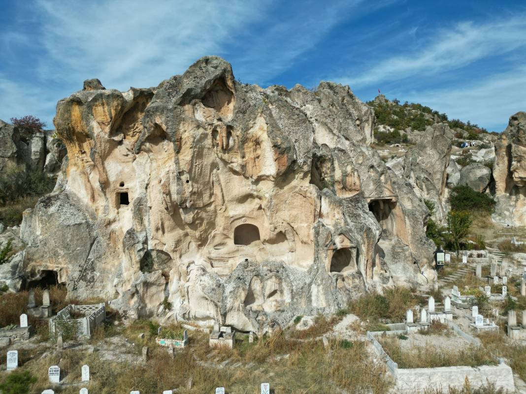 Frigya'daki 3 bin yıllık mağaralar 3